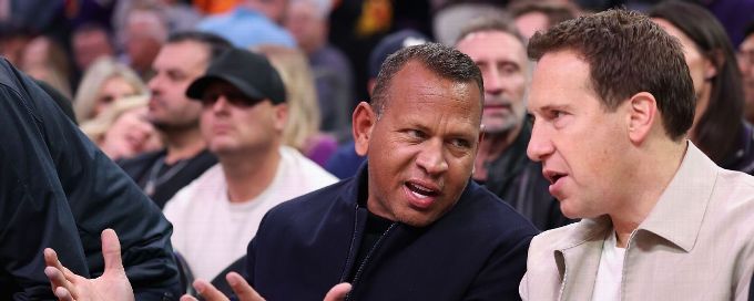 Alex Rodriguez makes half-court shot, wins Bucknell student $10K