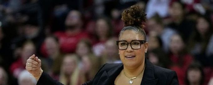 Wisconsin's Marisa Moseley resigns after 4th losing season