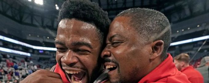 Sources: Louisiana hiring Houston's Quannas White as head coach