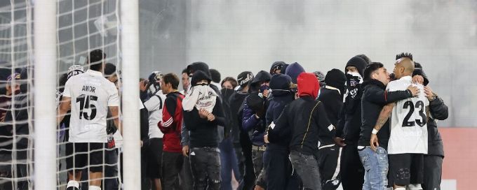 Two fans die in Chile before Copa Libertadores match