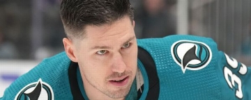 Sharks correcting banner with bad information