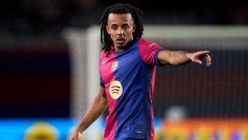 Spanish refs say VAR missed foul on Koundé in Barcelona loss