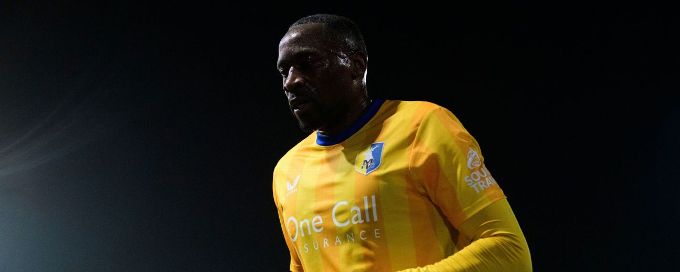 Mansfield forward Lucas Akins jailed for causing cyclist's death