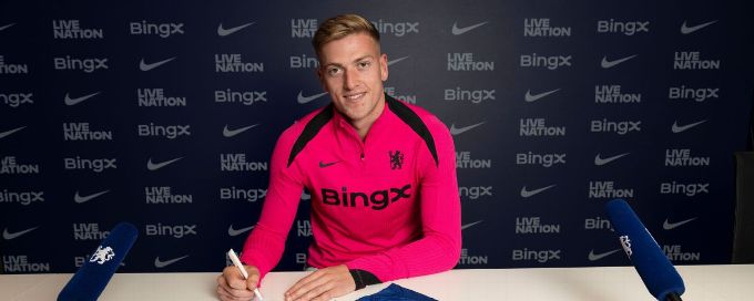 Liam Delap: Chelsea sign highly regarded striker in £30m deal