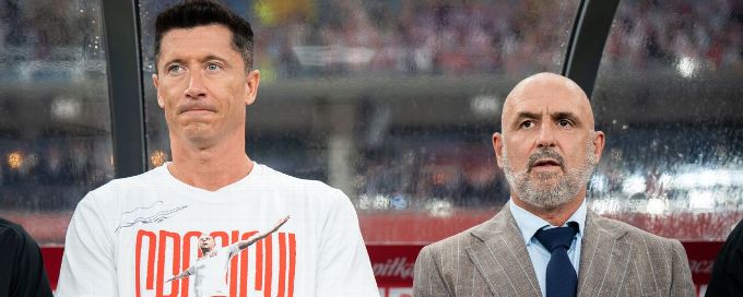 Poland boss quits after Robert Lewandowski captaincy row