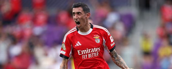 Di María scores twice as Benfica rout Auckland City