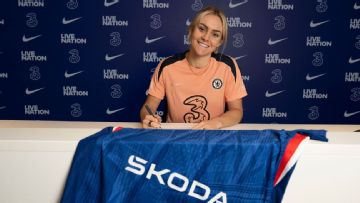 Chelsea transfers: Ellie Carpenter signs from OL Lyonnes