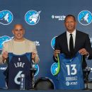 Kevin Garnett with teammates