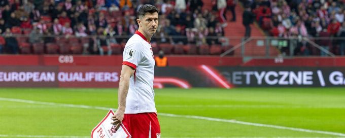 Robert Lewandowski's return a priority - New Poland coach