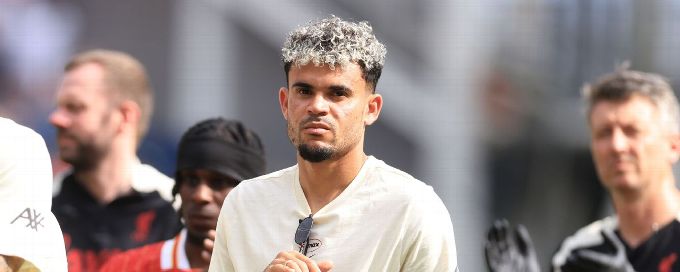 Liverpool's Slot: Díaz left out due to transfer speculation