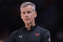 Bulls' Reinsdorf says next Bulls GM must be sold on Donovan