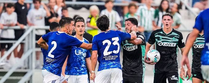 Players fight during Como, Betis preseason friendly