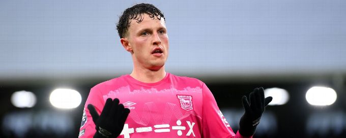 Wrexham smash transfer record to sign Wales forward Broadhead