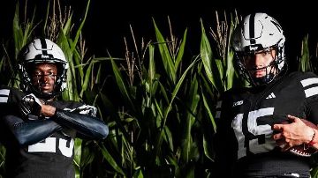 Nebraska's all-black threads lead top Week 10 college football uniforms