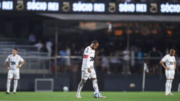 Neymar's Santos concede 6 to Vasco as Coutinho scores twice