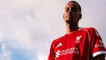 When does the January transfer window open and close?