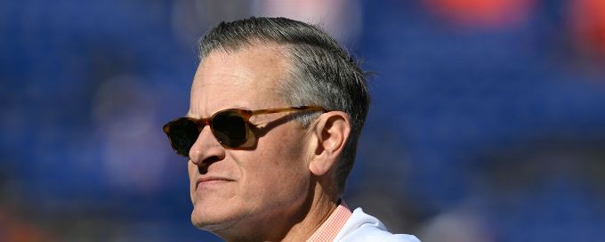 Florida AD Scott Stricklin gets raise, semi-retirement role