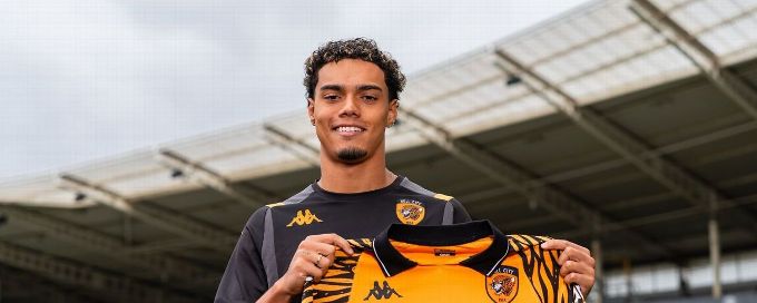 Brazil great Ronaldinho's son, João Mendes, signs for Hull City