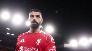Liverpool 'getting nothing' from new Salah tactic - Carragher