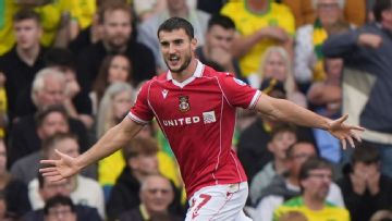 Second-half masterclass sees Wrexham come from behind to beat Norwich