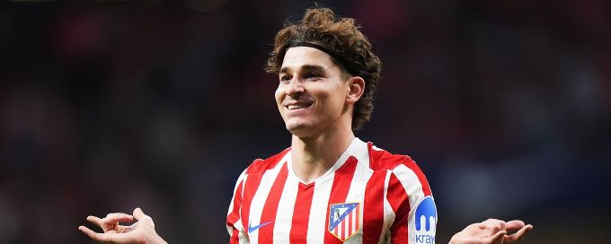 Álvarez hat trick gives Atlético much-needed win