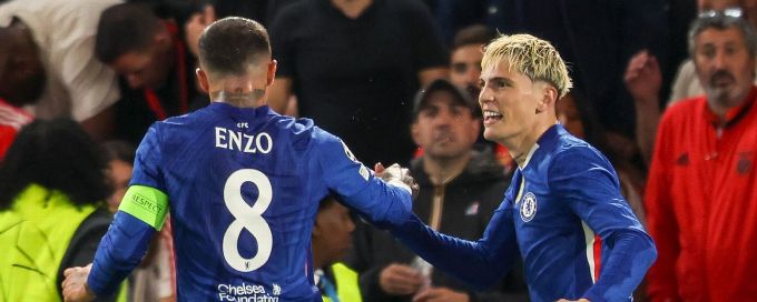 Chelsea edge Benfica to spoil Mourinho's return