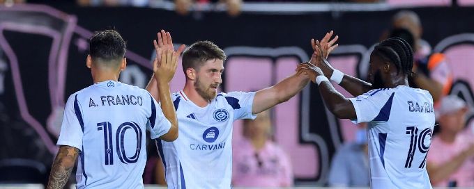Chicago Fire power past Miami, clinch 1st playoffs since 2017