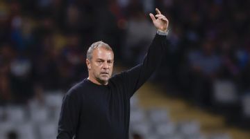 Hansi Flick: Barcelona need to sign a defender in January