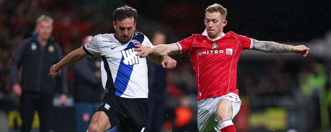 Wrexham draw with Birmingham to remain winless at home