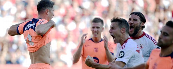 Lewandowski misses penalty as Barcelona thrashed by Sevilla