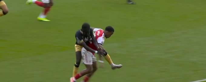 The VAR Review: Arsenal's penalty; Man United's spot-kick escape
