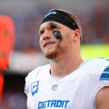 Newly extended Aidan Hutchinson 'all in' on future in Detroit