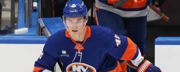 Top pick Schaefer nets 1st NHL goal as Isles lose
