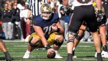 Notre Dame loses center Craig for season to knee injury