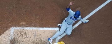 Brewers turn MLB's 1st playoff 8-6-2 double play