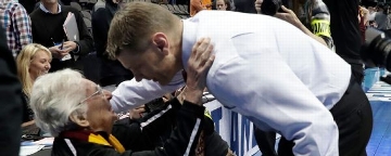 Oklahoma's Porter Moser reflects on friendship with Sister Jean