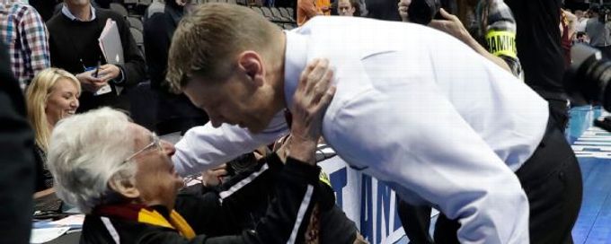 Oklahoma's Porter Moser reflects on friendship with Sister Jean