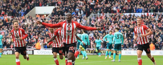 Sunderland notch up fourth win as Wolves beaten again