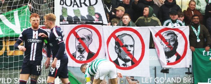 Dundee vs. Celtic halted after fans throw balls onto pitch
