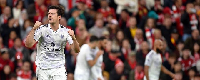 Man United's statement win plunges Liverpool into crisis