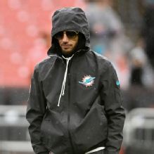 Mike McDaniel: Focus on 1-6 Dolphins, not my own job
