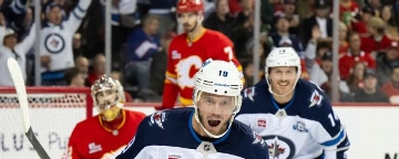 Toews continues comeback, nets 1st goal as a Jet