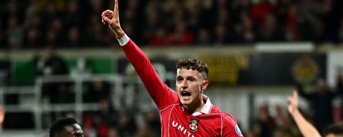 Wrexham beat Oxford to end long wait for Championship home win