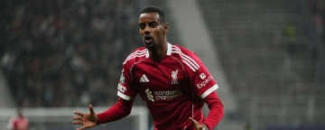 Liverpool's Slot admits Isak fitness worry after injury setback