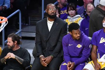 LeBron James helps Lakers dissect opening loss to Warriors