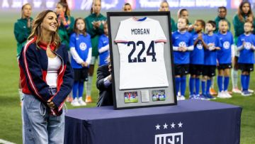 USWNT pays tribute to Alex Morgan at Portugal friendly
