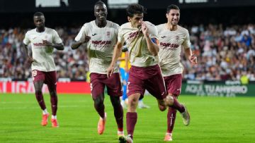 Villarreal beat Valencia to continue hot start