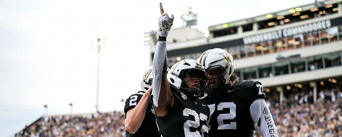 Vanderbilt inches up to No. 9 in AP Top 25; LSU drops out