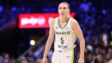 Paige Bueckers: WNBA star watches Arsenal beat Crystal Palace