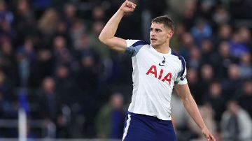Newcastle United vs Tottenham Hotspur: Kick-off time, how to watch Carabao Cup tie, team news